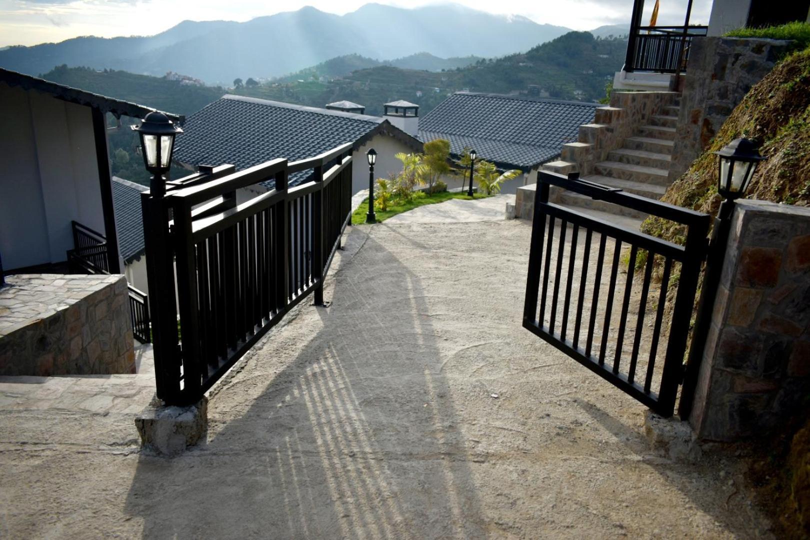 Rega Manivedya The Jungle Trail Resort Mukteshwar Εξωτερικό φωτογραφία